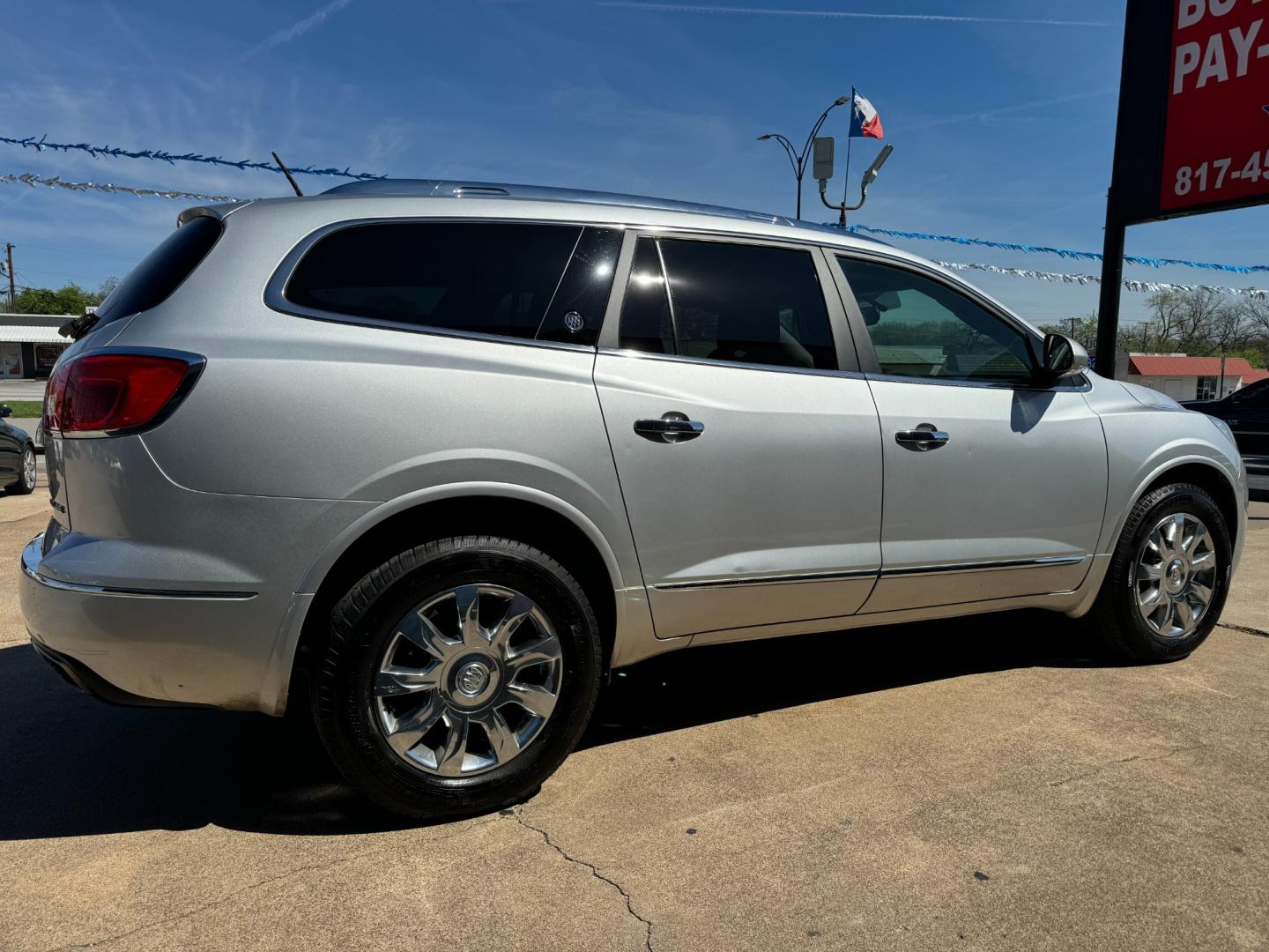 2016 SILVER BUICK ENCLAVE LEATHER (5GAKRBKD9GJ) , located at 5900 E. Lancaster Ave., Fort Worth, TX, 76112, (817) 457-5456, 0.000000, 0.000000 - Photo#3